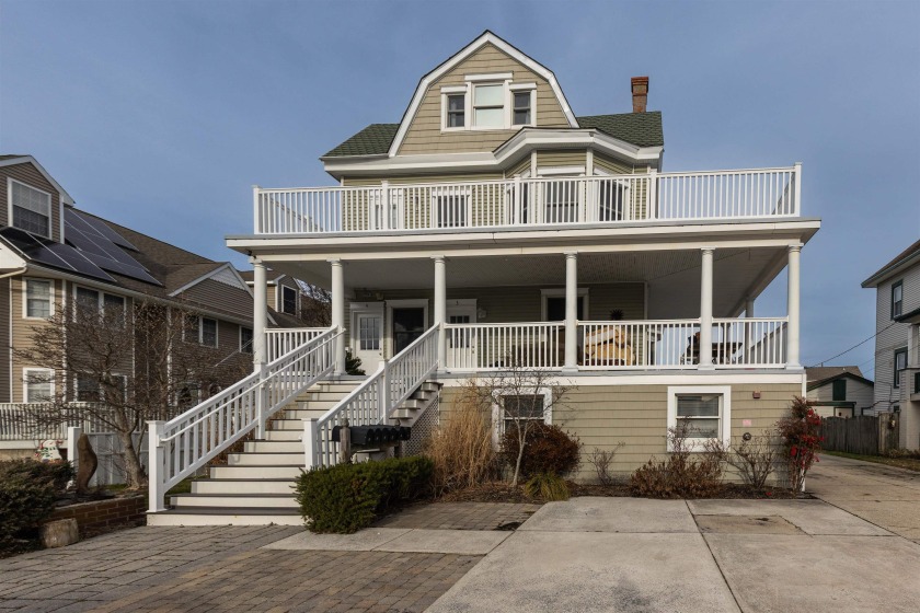 EXTRAORDINARY INVESTMENT OPPORTUNITY!  This charming coastal - Beach Apartment for sale in North Wildwood, New Jersey on Beachhouse.com
