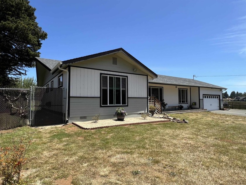 DRONE TOUR JUST ADDED - BEAUTIFUL INTERIOR DESIGN AND EXTERIOR - Beach Home for sale in Crescent City, California on Beachhouse.com