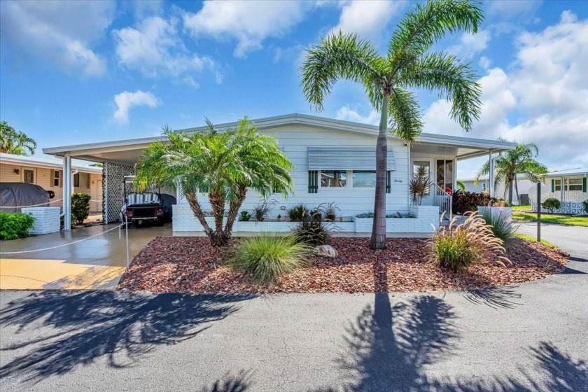 Absolutely jaw dropping beautiful. Minutes to the public beach - Beach Home for sale in Englewood, Florida on Beachhouse.com