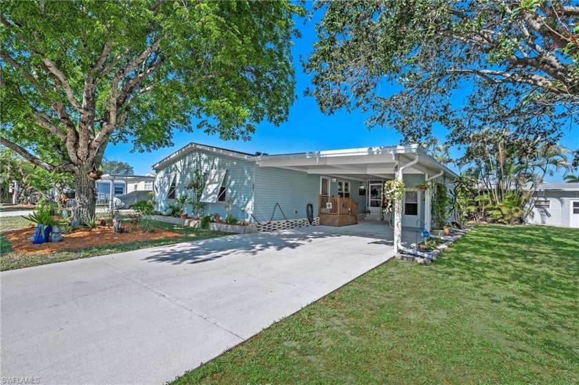 Fantastic opportunity in Riverwood! Amazing waterfront corner - Beach Home for sale in Naples, Florida on Beachhouse.com