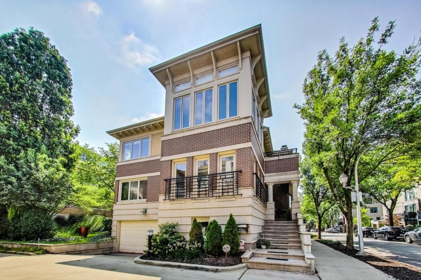 Only single-family home in the loop that exists with a second - Beach Home for sale in Chicago, Illinois on Beachhouse.com