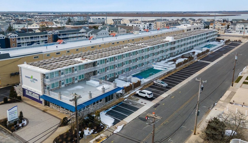 Top floor unit at the desirable Concord Suites with an ocean - Beach Condo for sale in Avalon, New Jersey on Beachhouse.com