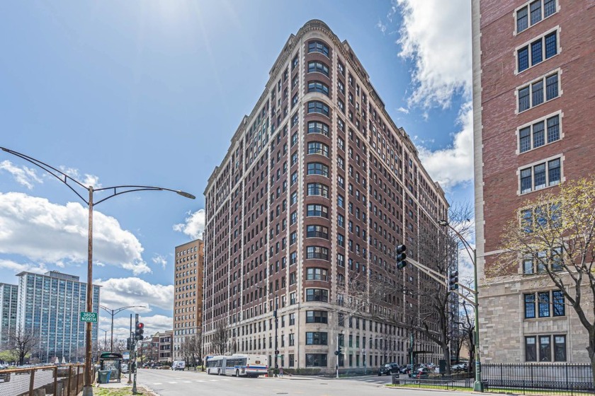 Stunning, Fully Renovated 3-Bedroom / 3-Bath in Historic 1920s - Beach Home for sale in Chicago, Illinois on Beachhouse.com