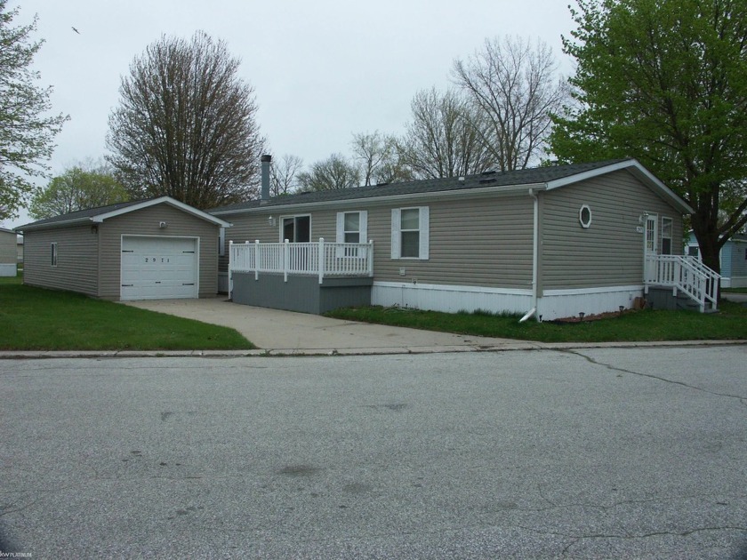 Very well kept double wide manufactured home in Wenona Beach - Beach Home for sale in Bay City, Michigan on Beachhouse.com