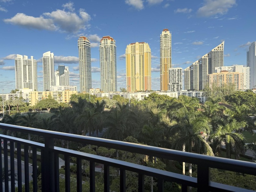 This spacious 2-bedroom, 2-bath condo on the 7th floor offers - Beach Condo for sale in Sunny Isles Beach, Florida on Beachhouse.com