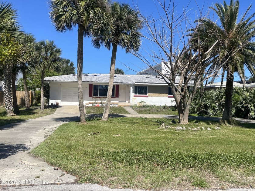 FANTASTIC OPPORTUNITY TO LIVE ONE BLOCK FROM THE OCEAN. Hardwood - Beach Home for sale in Ormond Beach, Florida on Beachhouse.com