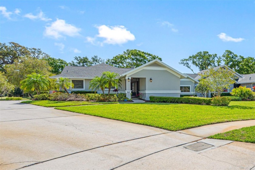 You'll want to jump quickly on this rarely available, cul-de-sac - Beach Home for sale in Tarpon Springs, Florida on Beachhouse.com