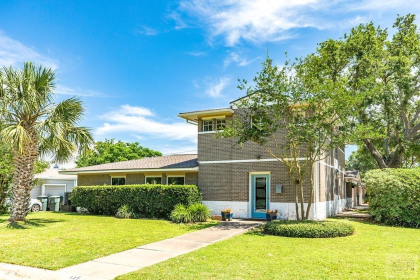 This two-story, modern residence offers with 3 bedrooms and 2 - Beach Home for sale in Galveston, Texas on Beachhouse.com