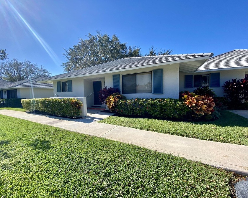 Nestled within the prestigious PGA National community, this - Beach Home for sale in Palm Beach Gardens, Florida on Beachhouse.com