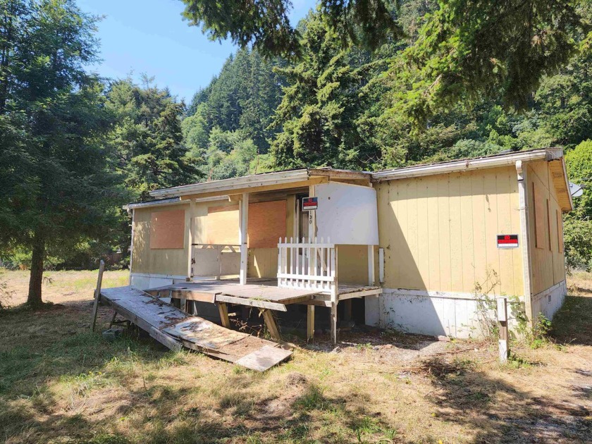 Property is being sold under Court appointed receivership and - Beach Home for sale in Klamath, California on Beachhouse.com