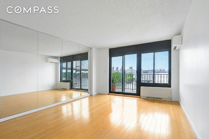 Newly renovated, waterfront 1BR/1BA, in doorman building with - Beach Condo for sale in Queens, New York on Beachhouse.com