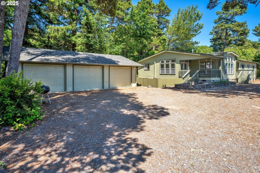 Spacious 3-Bedroom Home with 3-Car Garage on a Corner Lot Near - Beach Home for sale in Florence, Oregon on Beachhouse.com
