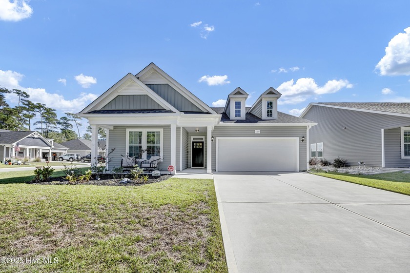 Impressive 3-bedroom, 3-bath home with privacy fenced backyard - Beach Home for sale in Southport, North Carolina on Beachhouse.com