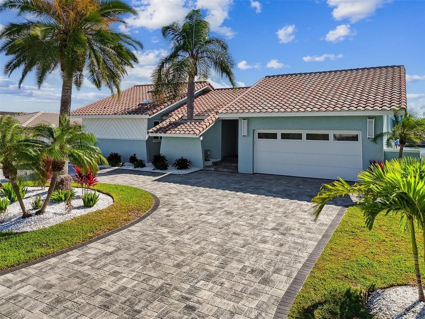 Completely Renovated Waterfront Luxury Home in Belleair Beach!  
 - Beach Home for sale in Belleair Beach, Florida on Beachhouse.com