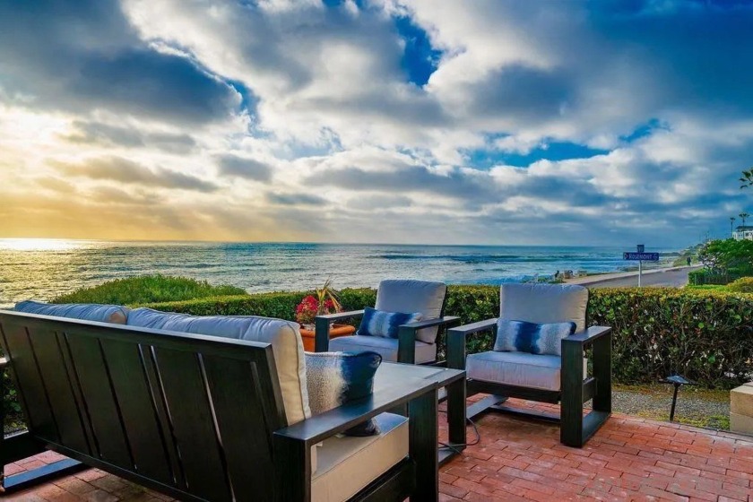 Furnished Oceanfront Townhome with Breathtaking Views Experience - Beach Condo for sale in La Jolla, California on Beachhouse.com