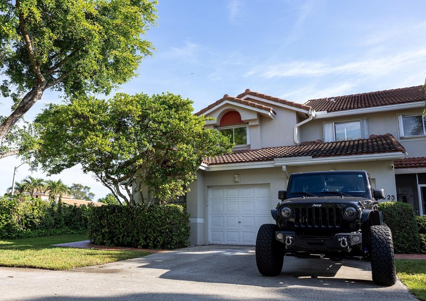 Spectacular 3 bedroom / 2.5 bath town home with open floor plan - Beach Townhome/Townhouse for sale in Margate, Florida on Beachhouse.com