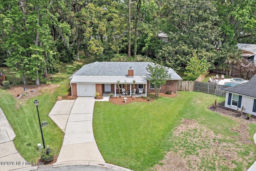 Tucked at the end of a private cul-de-sac in Oakbridge, a - Beach Home for sale in Ponte Vedra Beach, Florida on Beachhouse.com