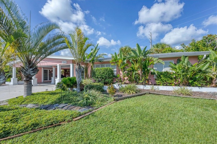 Under contract-accepting backup offers. Welcome to Villa Rosa - Beach Home for sale in Venice, Florida on Beachhouse.com