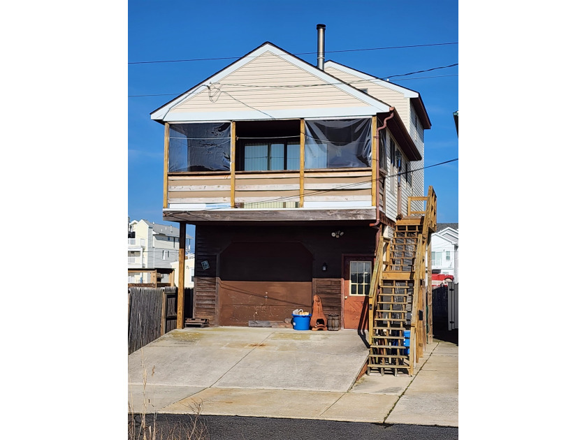 Quiet enjoyment of Spectacular Sunsets and Bay breezes is the - Beach Home for sale in North Wildwood, New Jersey on Beachhouse.com