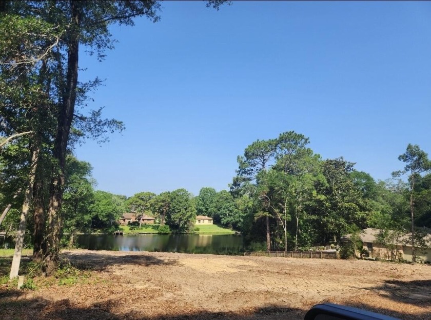 Build your dream home on this gorgeous, lakefront .55 acre lot - Beach Lot for sale in Niceville, Florida on Beachhouse.com