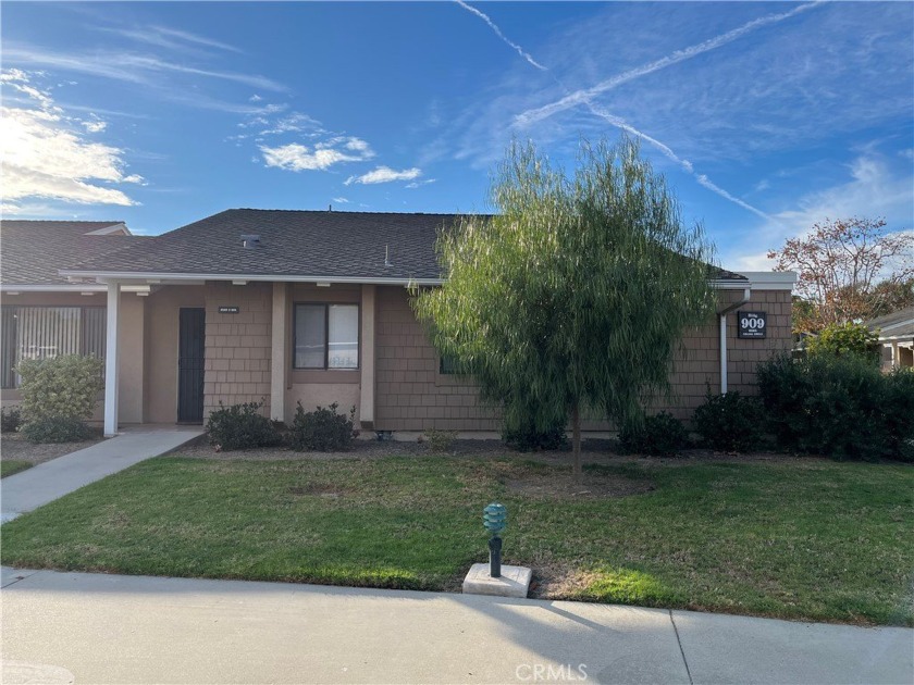 Beautifully upgraded 3 bedroom, 2 & 1/2 bath condo in the active - Beach Condo for sale in Huntington Beach, California on Beachhouse.com