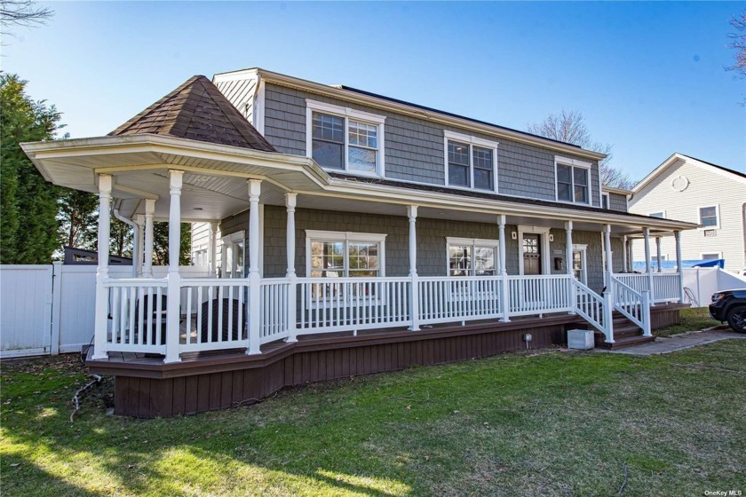 Look no further! This large, easy to live-in Colonial starts - Beach Home for sale in Massapequa, New York on Beachhouse.com