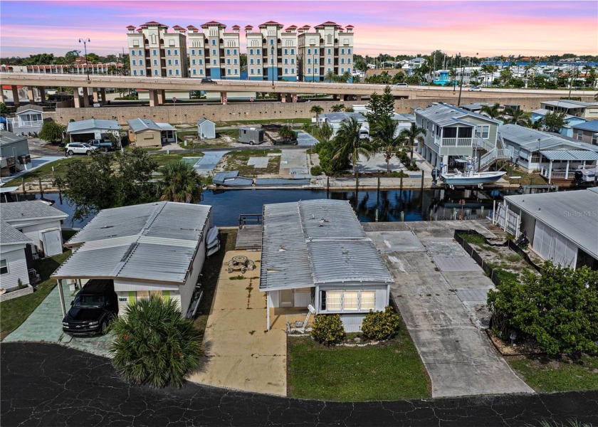 Under contract-accepting backup offers. NEW AND IMPROVED PRICE! - Beach Home for sale in Venice, Florida on Beachhouse.com