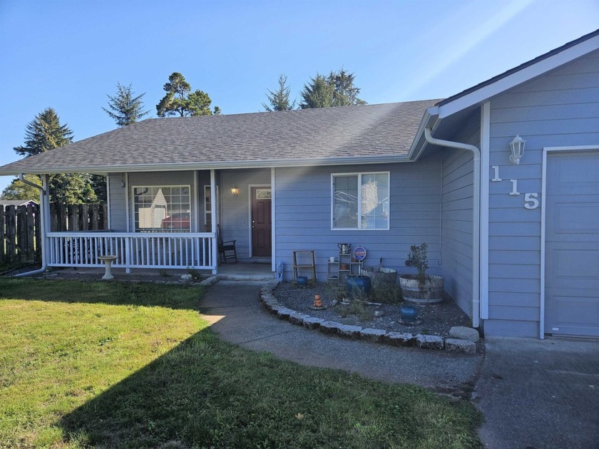 Home has had loving care.  A new roof a couple of years ago - Beach Home for sale in Crescent City, California on Beachhouse.com