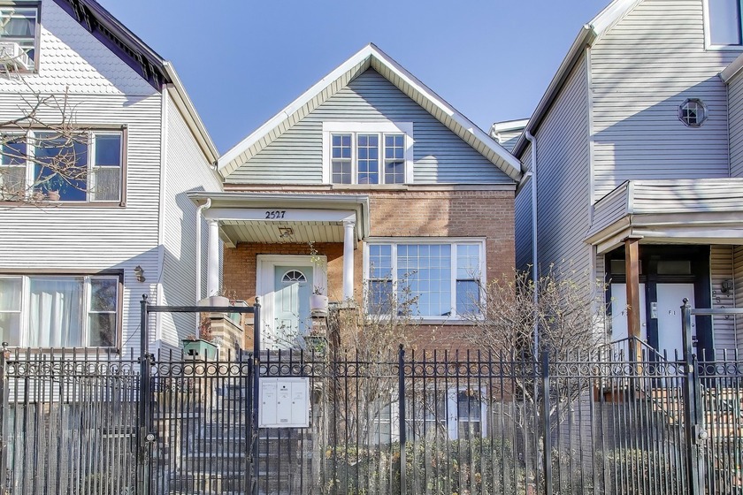 Prime West Lincoln Park investment opportunity! Fully leased - Beach Home for sale in Chicago, Illinois on Beachhouse.com