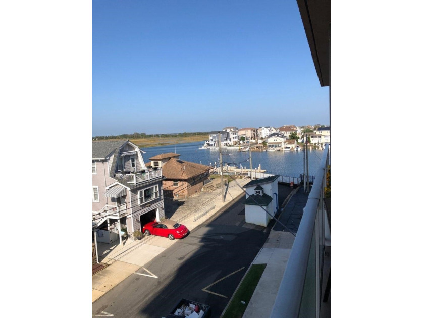 Ventnor on the Bay!!! Location Location!!! Don't miss out on - Beach Condo for sale in Ventnor, New Jersey on Beachhouse.com
