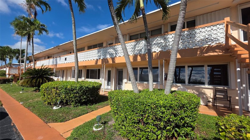 Absolutely gorgeous unit in the great 55 and over community of - Beach Home for sale in Hallandale Beach, Florida on Beachhouse.com