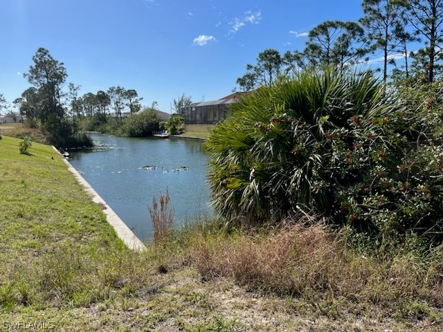 OVERSIZED Corner Lot on freshwater canal in NW Cape Coral - Beach Lot for sale in Cape Coral, Florida on Beachhouse.com