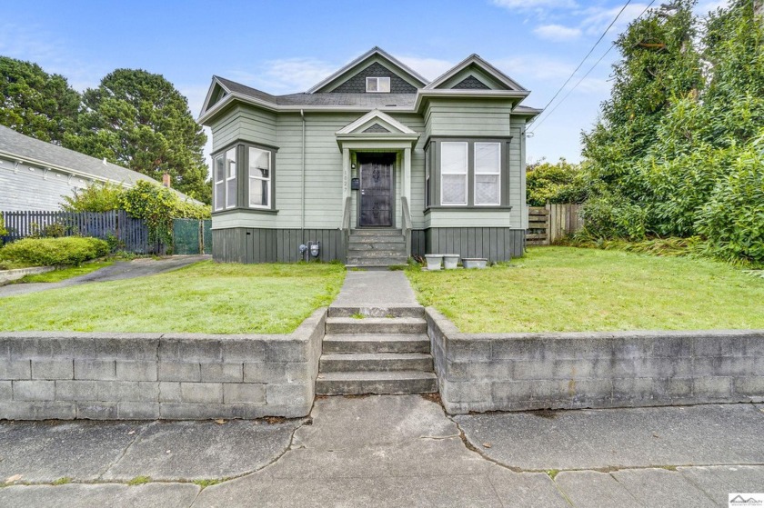 Experience the allure of historic Victorian charm in the heart - Beach Home for sale in Eureka, California on Beachhouse.com