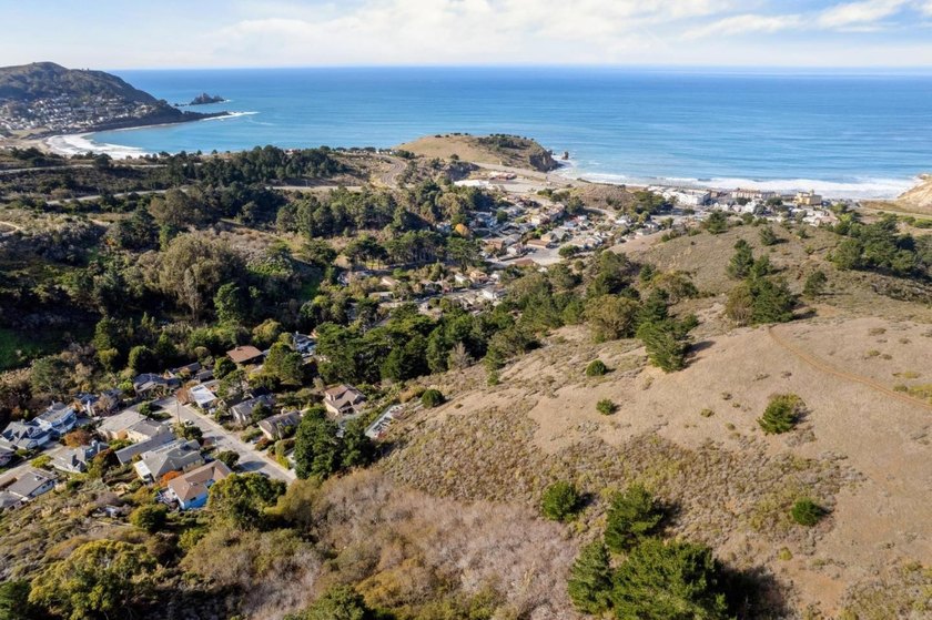Positioned in Pacifica's sought-after Rockaway Beach district - Beach Lot for sale in Pacifica, California on Beachhouse.com