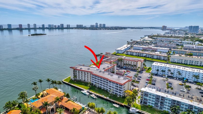 VIEWS! VIEWS! VIEWS! NPB Condo with low HOA fees! Beautiful - Beach Condo for sale in North Palm Beach, Florida on Beachhouse.com