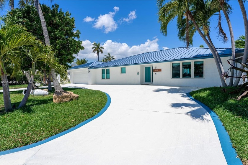 Stunning Waterfront 4 bedroom home with 55 feet on the - Beach Home for sale in Fort Lauderdale, Florida on Beachhouse.com