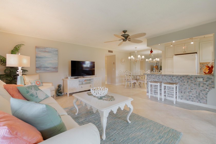 Stylish two bedroom, two Bath 1st floor villa-style condo with - Beach Condo for sale in Delray Beach, Florida on Beachhouse.com