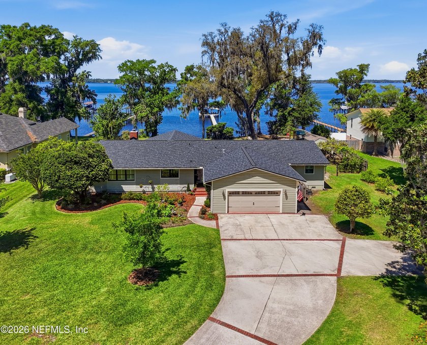PARADISE!!! Tucked away on a quiet cul-de-sac in a highly - Beach Home for sale in Saint Johns, Florida on Beachhouse.com