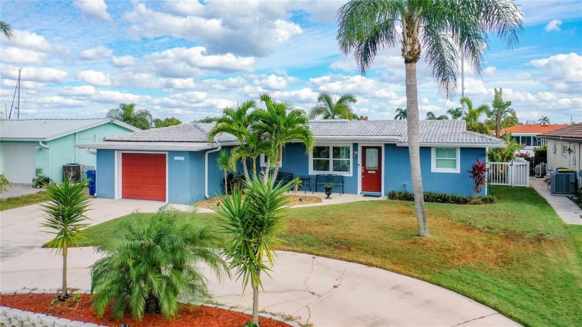 This beautiful, move-in ready home is worth your attention! This - Beach Home for sale in New Port Richey, Florida on Beachhouse.com