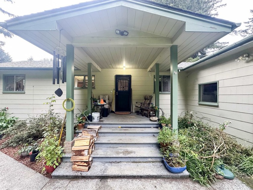 Discover this charming 2-bedroom, 2-bathroom home nestled on 2 - Beach Home for sale in Klamath, California on Beachhouse.com