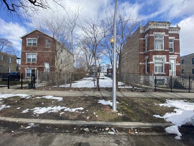 Great looking Location to build on!!! (( SF Vacant lot that's - Beach Lot for sale in Chicago, Illinois on Beachhouse.com