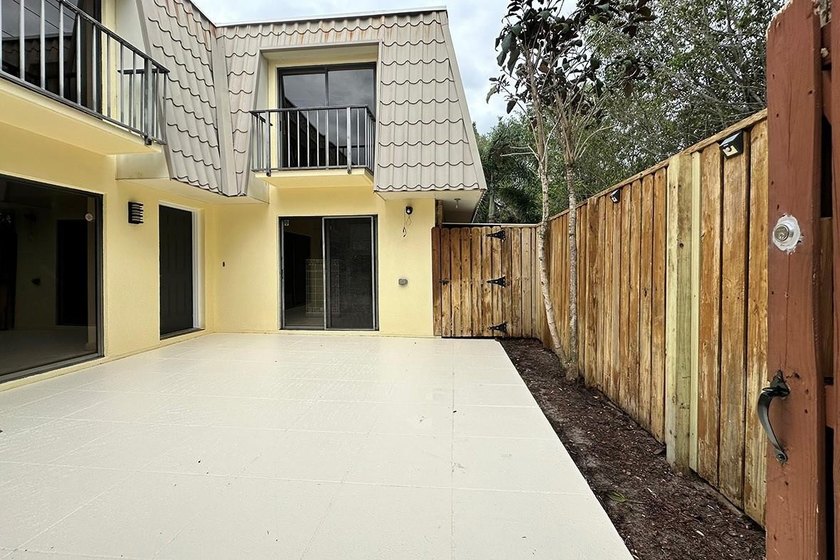 Bright and inviting 3-bedroom, 2.5-bath residence in a desirable - Beach Condo for sale in West Palm Beach, Florida on Beachhouse.com