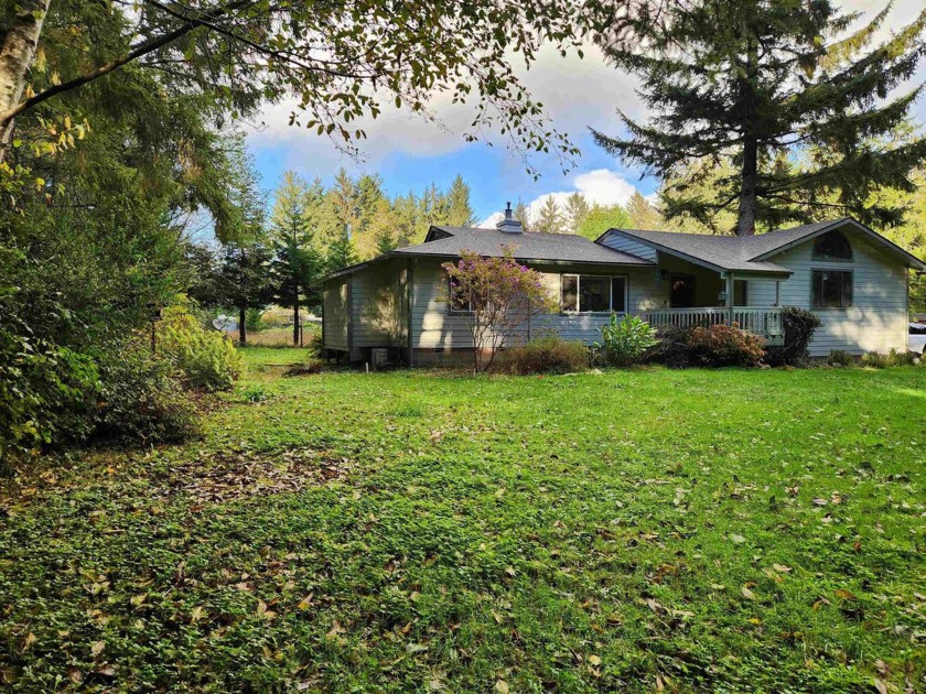 This Tasteful remodeled 2-bedroom, 2-bath home is ideal for a - Beach Home for sale in Crescent City, California on Beachhouse.com