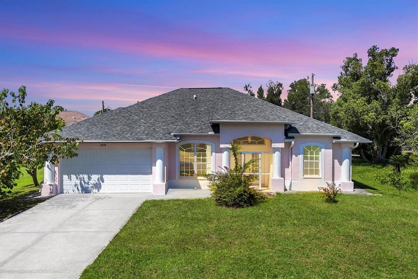 One or more photo(s) has been virtually staged. PRICE TO SELL! - Beach Home for sale in North Port, Florida on Beachhouse.com