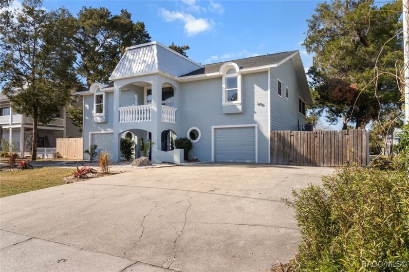 Welcome to your Crystal River dream home! This beautifully - Beach Home for sale in Crystal River, Florida on Beachhouse.com