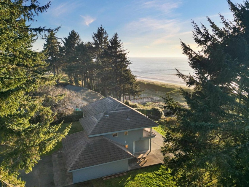 Welcome to a rare and extraordinary opportunity! This is the - Beach Home for sale in Smith River, California on Beachhouse.com