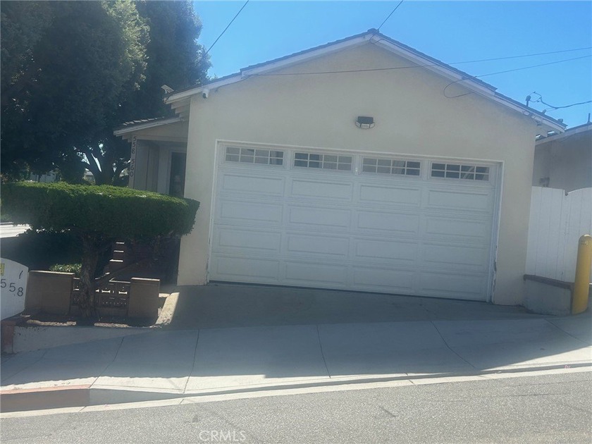 *Location, Location, Location!* Nestled in the heart of Hermosa - Beach Townhome/Townhouse for sale in Hermosa Beach, California on Beachhouse.com