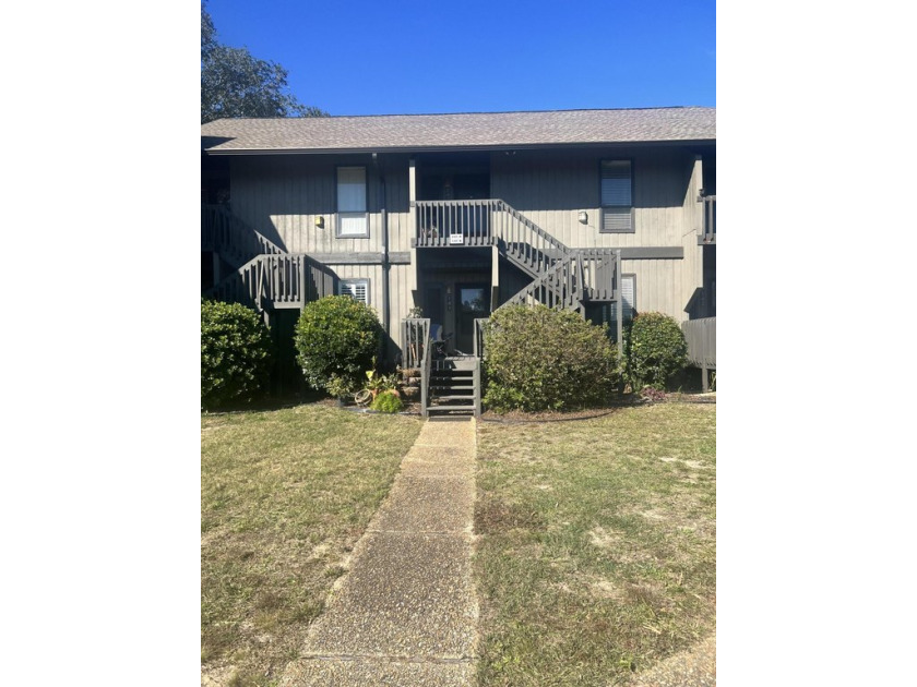 Cute second level 1 bedroom 1 bath condo with spectacular views - Beach Condo for sale in Diamondhead, Mississippi on Beachhouse.com