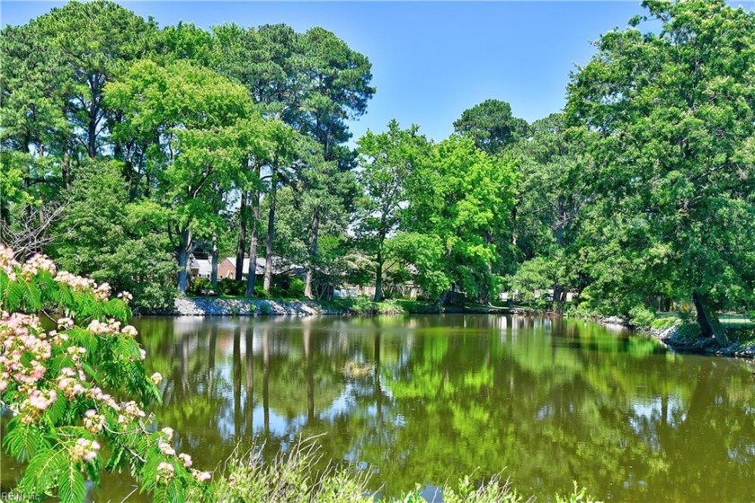 RARE GEM!! Private LAKEFRONT Ranch Home w/ STUNNING VIEWS! - Beach Home for sale in Norfolk, Virginia on Beachhouse.com