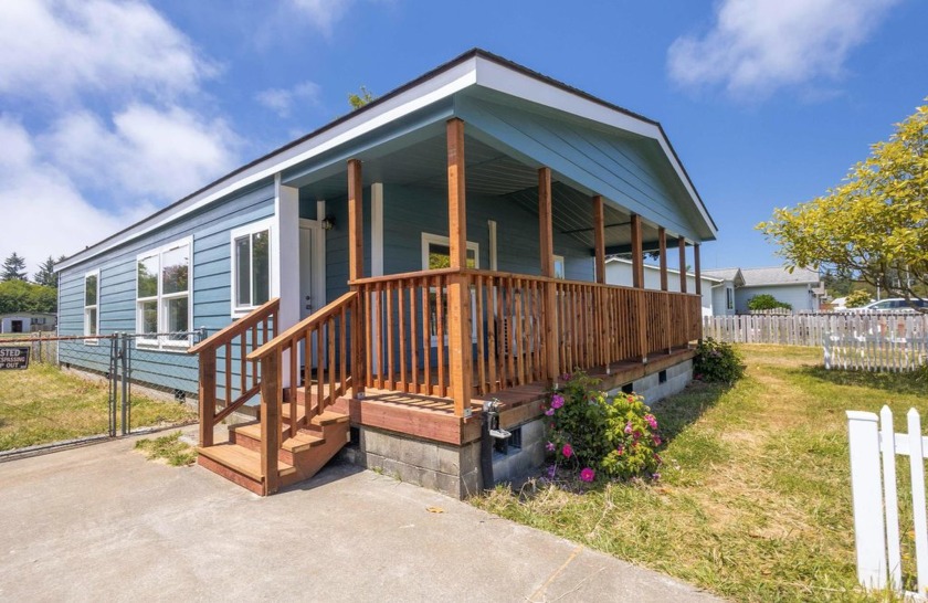 Welcome to your dream home! Everything that could be remodeled - Beach Home for sale in Crescent City, California on Beachhouse.com